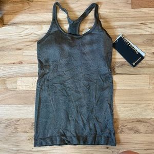 Lululemon special edition tank size 6